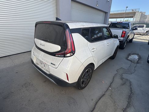 Used 2023 Kia Soul EX FWD image 4