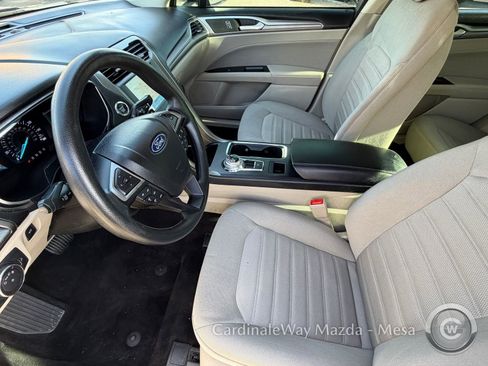 Used 2020 Ford Fusion SE image 16