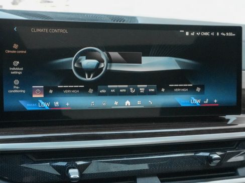 Certified 2024 BMW X7 xDrive40i w/ Executive Package AWD/4WD image 22