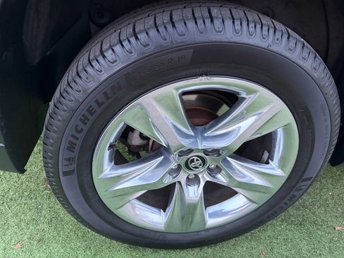 Used 2019 Toyota Highlander Limited image 13