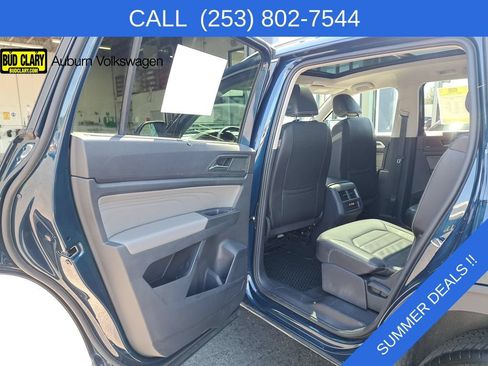 Used 2023 Volkswagen Atlas SEL Premium AWD/4WD image 3