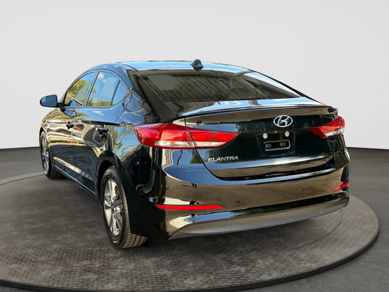 Used 2017 Hyundai Elantra SE FWD image 8