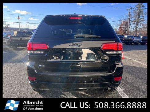 Used 2021 Jeep Grand Cherokee Laredo X image 4
