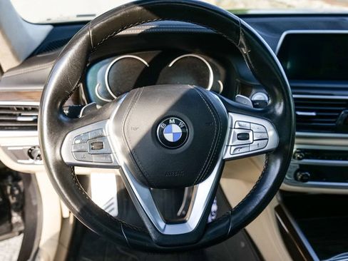Used 2019 BMW 750i xDrive w/ Executive Package AWD/4WD image 43