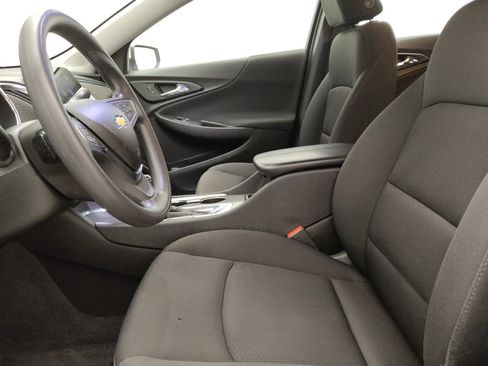 Used 2019 Chevrolet Malibu LT FWD image 17