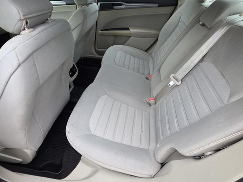 Used 2020 Ford Fusion SE FWD image 8