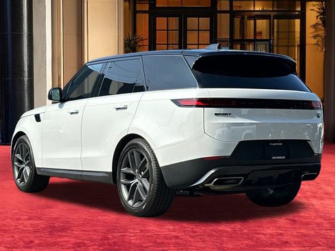 Used 2023 Land Rover Range Rover Sport SE image 4