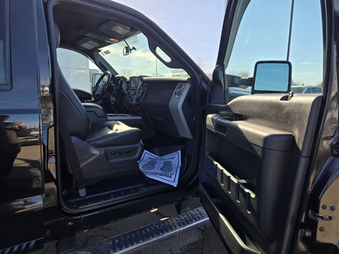 Used 2015 Ford F350 Lariat w/ Chrome Package image 16