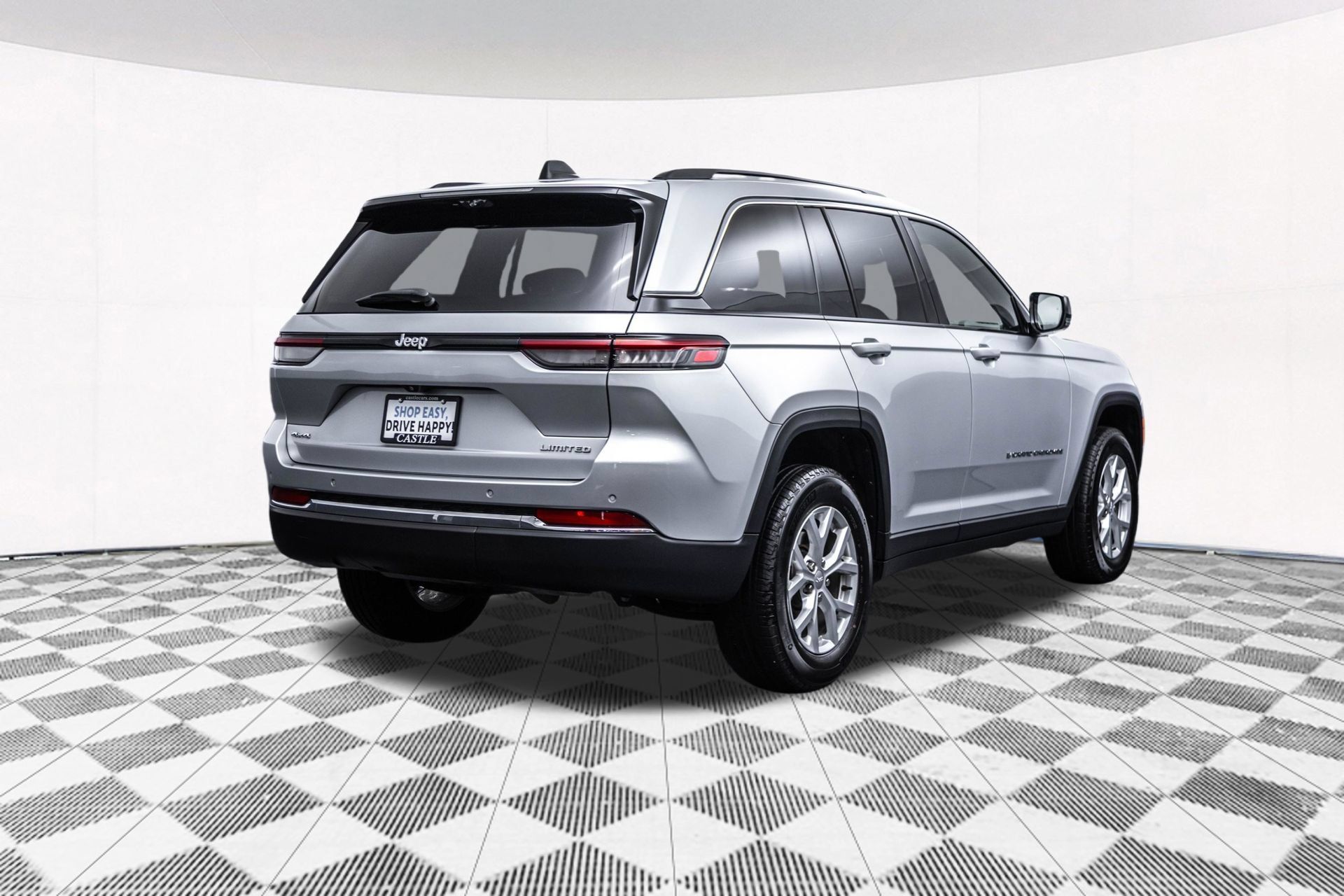 Used 2023 Jeep Grand Cherokee Limited w/ Luxury Tech Group II AWD/4WD image 13