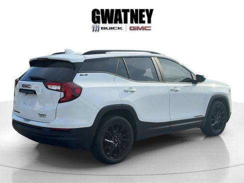 Used 2024 GMC Terrain SLE w/ Elevation Edition FWD image 3