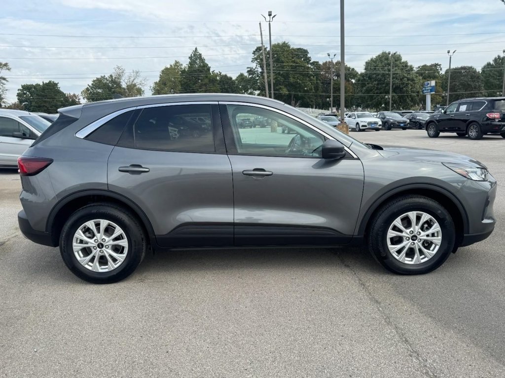Certified 2023 Ford Escape Active AWD/4WD image 2