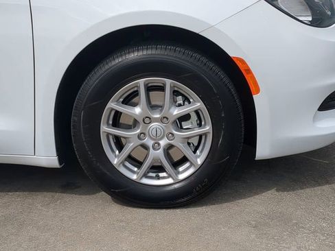 New 2026 Chrysler Voyager LX image 11