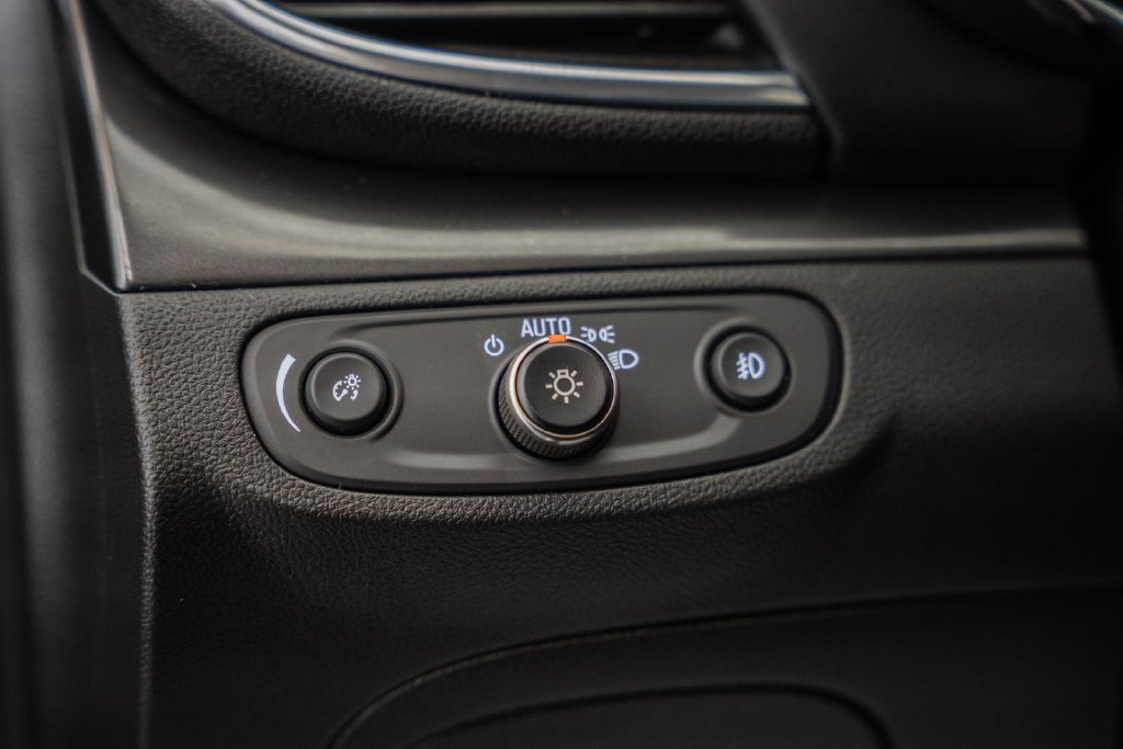 Used 2018 Buick Encore Sport Touring w/ Safety Package FWD image 36