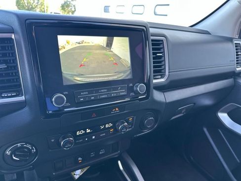 Used 2022 Nissan Frontier SV w/ Technology Package AWD/4WD image 19