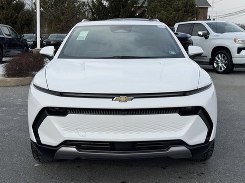 New 2026 Chevrolet Equinox EV LT image 9