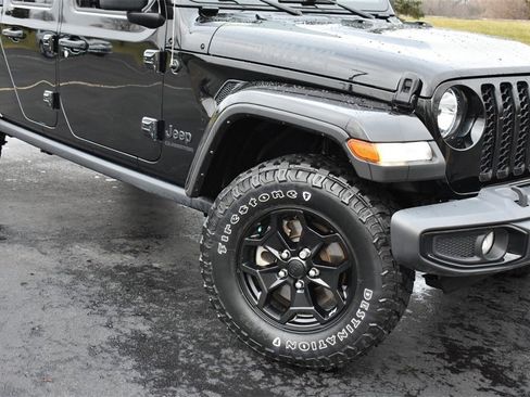 Certified 2022 Jeep Gladiator Willys image 3