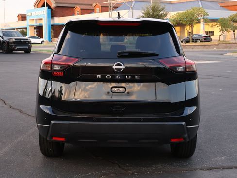 Used 2025 Nissan Rogue SV FWD image 26