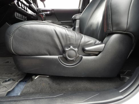 Used 2017 Toyota Tacoma TRD Pro image 13