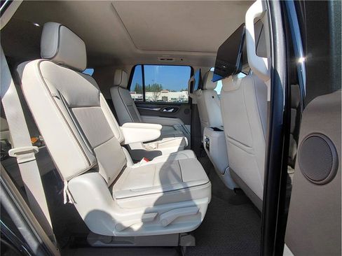 Used 2022 GMC Yukon Denali w/ Denali Ultimate Package image 15