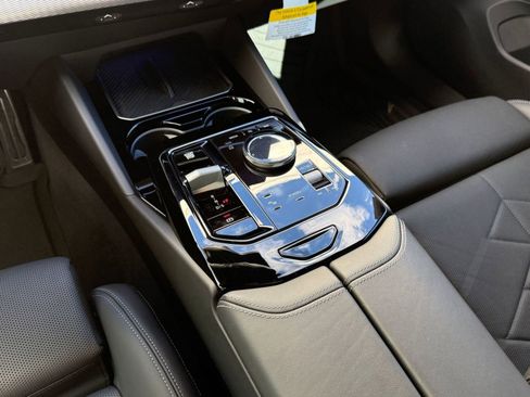 Used 2025 BMW 530i 530i w/ M Sport Package image 16