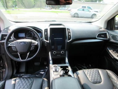 Certified 2023 Ford Edge Titanium AWD/4WD image 5