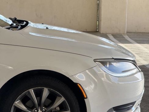 Used 2015 Chrysler 200 Limited w/ Convenience Group FWD image 3