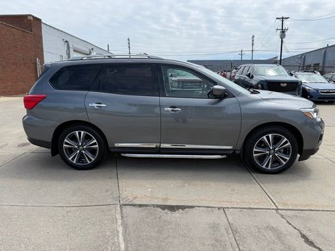 Used 2019 Nissan Pathfinder Platinum AWD/4WD image 5