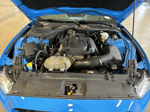 Used 2017 Ford Mustang EcoBoost image 25