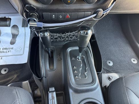Used 2017 Jeep Wrangler Unlimited Sport AWD/4WD image 15