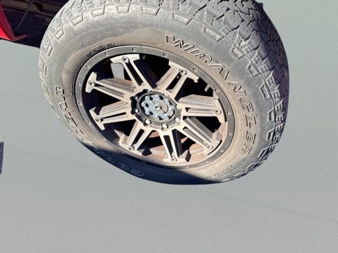 Used 2013 Ford F250 XLT w/ Chrome Pkg image 10