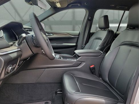 New 2026 Jeep Grand Cherokee Limited RWD image 11