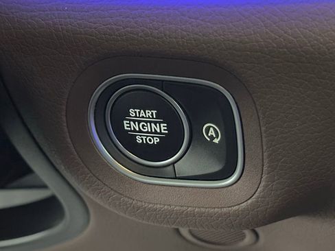 Certified 2025 Mercedes-Benz GLS 450 4MATIC image 32