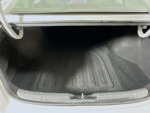 Used 2024 Hyundai Elantra Limited image 27