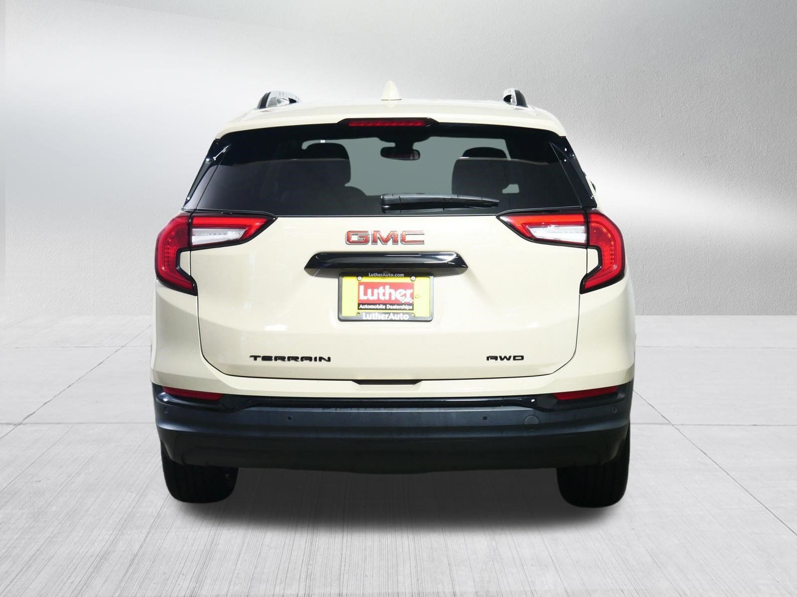 Used 2023 GMC Terrain SLE w/ Driver Convenience Package AWD/4WD image 6