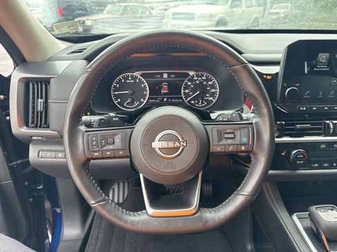 Used 2024 Nissan Pathfinder SL image 19