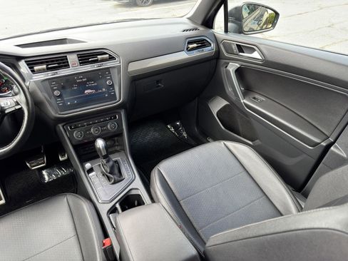 Used 2020 Volkswagen Tiguan SE R-Line FWD image 32