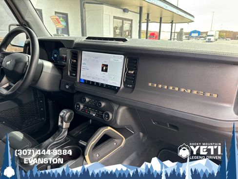 Used 2025 Ford Bronco Badlands AWD/4WD image 14
