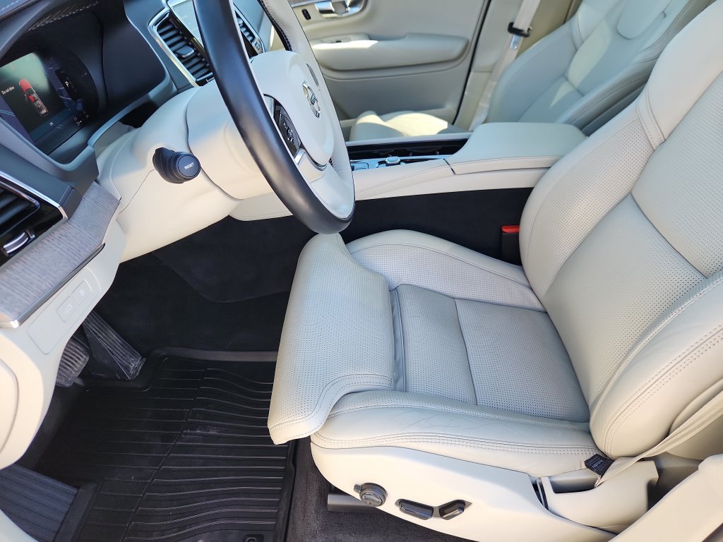 Used 2023 Volvo XC90 T8 Ultimate AWD/4WD image 14