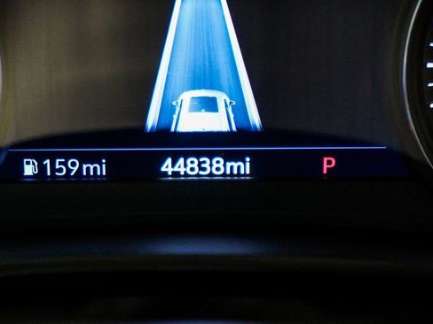 Used 2024 Cadillac XT6 Premium Luxury w/ Technology Package image 37