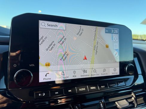 Used 2023 Nissan Pathfinder SL image 18