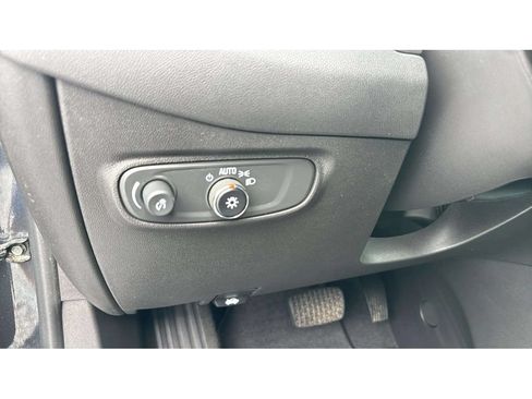 Used 2023 Chevrolet Equinox LT AWD/4WD image 19