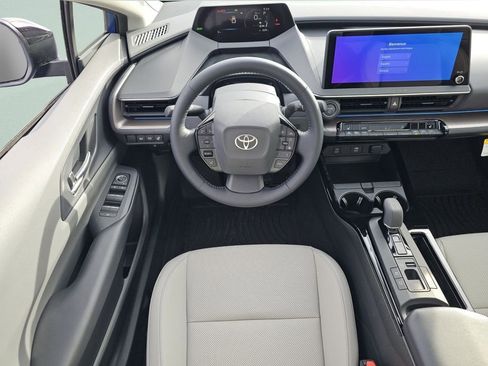 New 2026 Toyota Prius XLE FWD image 4
