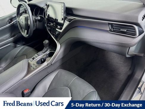 Used 2024 Toyota Camry XSE w/ Navigation Package image 32