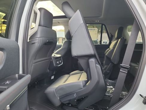 New 2025 Ford Expedition Active image 31