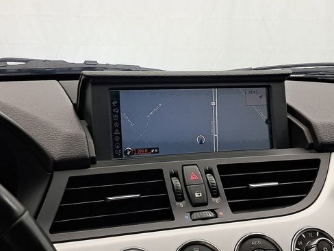 Used 2012 BMW Z4 sDrive28i image 17