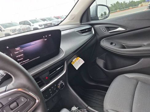 Certified 2026 Buick Encore GX Preferred w/ Advanced Technology Package FWD image 28