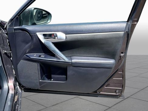 Used 2013 Lexus CT 200h w/ Premium Pkg FWD image 23
