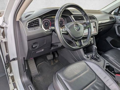 Used 2018 Volkswagen Tiguan SEL Premium image 5