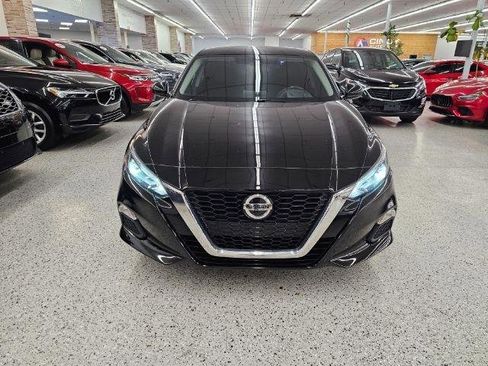 Used 2021 Nissan Altima 2.5 SV image 2
