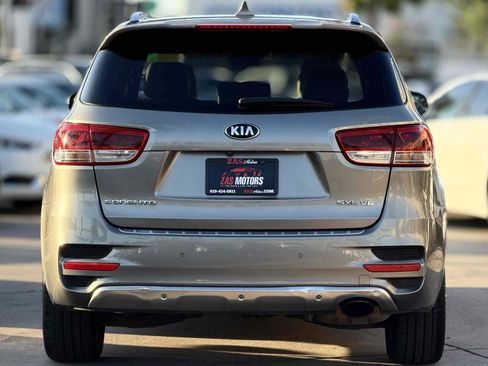 Used 2016 Kia Sorento SX w/ SXL Technology Package FWD image 9